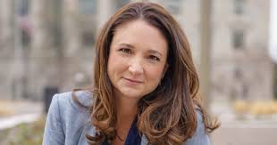 Women Of The C-Suite: Heather Combs of StraighterLine On The Five Things  You Need To Succeed As A Senior Executive