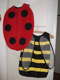 Deguisement Pour Un Defile Avec Le Centre Aere Coccinelle Pour Suzel Et Abeille Ou Bourdo Deguisement Abeille Deguisement Coccinelle Deguisement Bebe Abeille