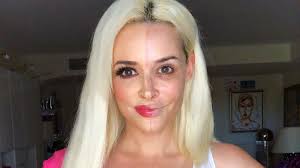 Sonst hätten wir daniela katzenberger (29) nämlich wirklich nicht erkannt. Dani Holt Kurz Mal Die Katzenberger Aus Der Quarantane Promiflash De