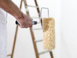 Bigstock.at bevor der heimwerker mit dem streichen der decke beginnen kann, sollte die alte decke genau in. Wande Streichen Tipps Fur Ein Gelungenes Farbergebnis