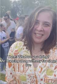 Eine Sängerin Mit Tanz