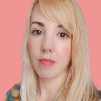 Elia Luna's Instagram, Twitter & Facebook