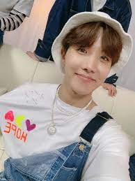 Yesterday i wrote about how twitter and other social networking tools could really change the world. ë°©íƒ„ì†Œë…„ë‹¨ On Twitter Hoseok Bts J Hope Hoseok Bts