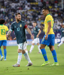 Лионе́ль андре́с ме́сси куччитти́ни (исп. Lionel Messi Biografiya Poziciya Na Pole Barselona I Sbornoj Argentiny Trofei I Lichnye Nagrady