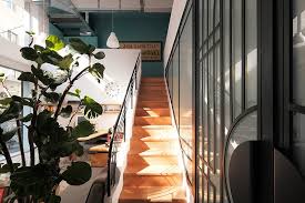 50χρονη γυναίκα στα κάτω πετράλωνα κατήγγειλε ότι έπεσε θύμα βιασμού αλλά και ξυλοδαρμού από δύο άντρες. Xwros Grafeiwn Sta Petralwna Open House