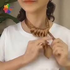 Farkli Farkli Fular Baglama Teknikleri Grannysquare Bebekyelegi Instagram Hobi Orgubattaniye Hair Wrap Scarf Scarf Knots Scarf Tying Tutorial