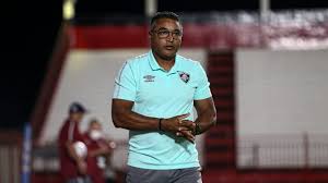 Titular na maioria dos jogos, o meia foi opção no banco para o clássico, mas organizou bem as jogadas, aparecendo mais do que cazares, titular deste domingo. Roger Machado Admite Atuacao Ruim Do Fluminense Nao Foi Uma Boa Partida Mercado Do Futebol
