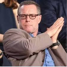 Sidepiece 🎟️?! 150 Likes first