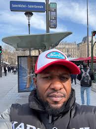 Wen last did u suport ur manfriend apart frm "Wait let me put it inside  myself b4 u go wound me"🤣🤣🤣😂