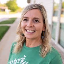 Becky Shelton's Instagram, Twitter & Facebook