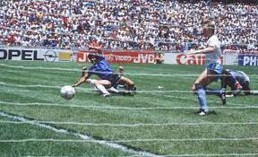 Diego puso el grito en el cielo al enterarse de que habían usado su imagen para la versión 2017. Diego Maradona Gol Inglaterra 34 Anos Del Famoso Gol Del Argentino A Los Ingleses En Mexico 1986 Fotos Nczd Futbol Internacional Depor