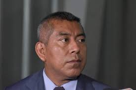 Posiblemente Guatemaltecos se vuelven a equivocar en elegir a su  presidente, muchos guatemaltecos demuestran estar con el presidente pero  también hay muchos que empiezan a desesperarse por la poca inversión que se