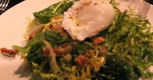 Cuisine Maison D Autrefois Comme Grand Mere Recette De La Salade Lyonnaise Aux Lardons Oeuf Et Croutons Aux Pissenlits Dents De Li Recette Cuisine Salade