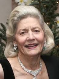 Elizabeth Lovett's Instagram, Twitter & Facebook