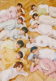 2020 Bighit Entertainment Family Photo In 2020 Bts Lockscreen Bts Pictures Bangtan