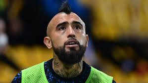 Arturo vidal and other chile footballers in trouble for inviting women to team hotel. Vor Chile Gegen Argentinien Vidal Positiv Und Im Krankenhaus Kicker