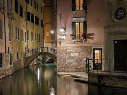 Hotel Ca San Polo Hotel Tre Stelle A Venezia Nel Centro Storico Nel 2020 Stili Di Casa Travi A Vista Hotel