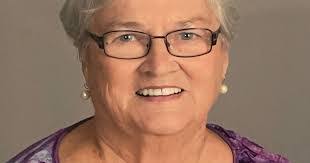 Amber Lissy's Instagram, Twitter & Facebook