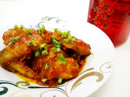 Ayam bisa diolah jadi berbagai menu masakan yang menggugah selera, seperti digoreng atau dibakar. Ayam Masak Merah Madu Buat Orang Lapo