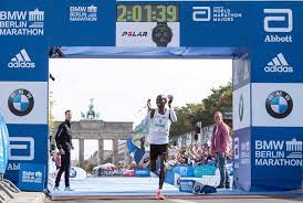 If you're in training mode for a full marathon, consider buying 2 pairs of the same shoe. Marathon World Record Fastest Marathon Times For Men And Women