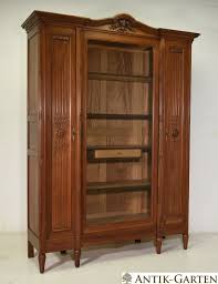 Antik Vitrinen Schrank Nussbaum Massiv Louis Seize Stil Um 1910 Bucherschrank Louis Seize Bucherschrank Vitrine