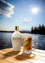 Rumchata is a blend of caribbean rum, real dairy cream, cinnamon and vanilla. Rumchata Root Beer Float Chilled Magazine
