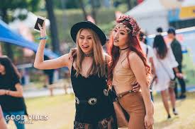 But if you wish to witness its culture at its best, here's a list of festivals in malaysia 2021 that you ought to witness and be a part of! Good Vibes Festival 2018 Raising The Roof Tallypress