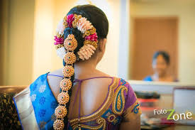 The most common indian wedding hair material is silk. Best South Indian Bridal Hairstyles Wedmegood