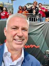 Dan Roche's Instagram, Twitter & Facebook