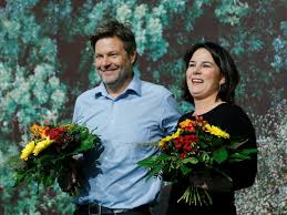 #emmanuel macron #robert habeck #annalena baerbock #welcome to this quality poli sci blog #i'm not ich hatte gerade so ne vision, dass irgendwann mal robert habeck bundeskanzler sein wird. Grune Baerbock Und Habeck Als Parteivorsitzende Wiedergewahlt Business Insider