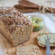 Dinkelbrot Mit Karotten Und Sonnenblumenkernen Das Rezept Dazu Findet Ihr Heute Auf Dem Blog Linkimp Brot Backen Mit Trockenhefe Dinkelbrot Lebensmittel Essen