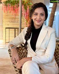 Tejashree Pradhan Wiki, Biography, Age, Gallery, Spouse and more