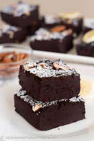 Unser gesunder rhabarberkuchen mit joghurt wird ganz ohne zucker gemacht und ist einer unserer favoriten. Vegane Brownies Mit Schwarzen Bohnen Und Banane Gesunde Brownies Ohne Zucker