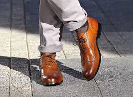 Shoes with closed lacing (oxfords/balmorals) are considered more formal than those with open lacing (bluchers/derbys). Oxford Schuhe Ein Moderner Stil Der Nicht Unbemerkt Bleibt