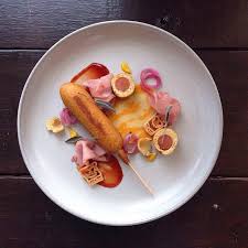 You Won T Believe What This Gourmet Looking Food Really Is Food Chefs Plate Food Presentation
