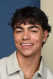 Chat with The Villains Of Valley View 2022 characters — SceneXtras