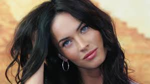 Jun 28, 2021 · when sam's crush, mikaela banes (megan fox), happens to witness bumblebee transforming, she dives down the rabbit hole with sam to fight by his side with the autobots. Der Wahre Grund Warum Megan Fox Aus Dem Transformers Franchise Entlassen Wurde News24viral