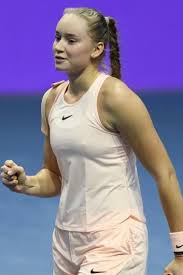 Født juni 17, 1999 i moskva ) er en russisk født tennisspiller. Elena Rybakina Tennis Players Female Professional Tennis Players Female Athletes