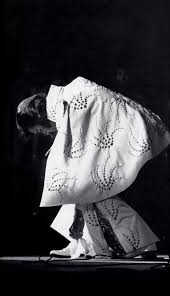 элвис пресли Elvis As Recorded At Madison Square Garden 1972adonisjumpsuit Elvis Presley Elvis Presley Photos Elvis In Concert