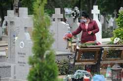 Concesionez loc veci cimitirul petru si pavel iasi parcelă 61 partea stînga del. Iasi Stare De Alerta Cimitirul Petru Si Pavel Agerpres ActualizeazÄƒ Lumea