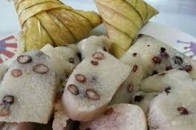 Ketupat daun palas mendapat nama kerana ianya menggunakan daun palas sebagai pembungkus, berbeza dengan ketupat nasi yang. Resipi Ketupat Kacang Sedap Dan Lemak Rasanya