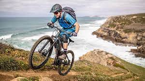 Een freeride mountainbike heeft dikke banden en een iets rechtere fietshouding. 6 Situationen Die Man Nur Als E Mountainbiker Kennt Sportaktiv Com