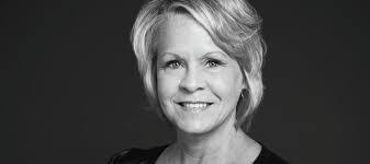 Yvette Nowak's Instagram, Twitter & Facebook