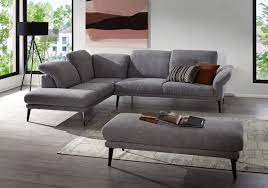 Moderne Couch In Grau Mit Fussen Aus Metall Sofa Design Sofas Fur Kleine Raume Familienzimmer Mobel