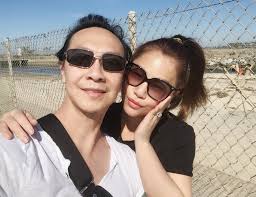 Chị đẹp lấy đại gia Việt kiều: 24 năm hôn nhân không con cái, rơi nước mắt  khi nói điều này