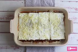 Ein stückchen butter in einem topf zerlassen und das hackfleisch darin krümelig. Lasagne A La Jamie Oliver Sandras Kochblog