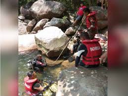 Kepakaran syarikat epoxy xpert resources (m) sdn bhd adalah dalam bidang pembaharuan permukaan lantai menggunakan inovasi terkini dalam dunia pembinaan iaitu dengan menggunakan bahan epoxy sebagai bahan utama. Dua Penuntut Kolej Matrikulasi Pahang Dikhuatiri Lemas