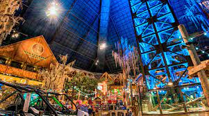 Ride the glass elevator up to the lookout on the pyramid, a great place to grab dinner and enjoy the shop's neat interior design. Big Cypress Lodge Outdoor Themed Luxury Hotel Memphis Tn