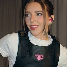 Valeri Chavez's Instagram, Twitter & Facebook