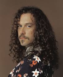 Flávio Vasconcelos lança álbum 'Tudo que eu mesmo inventei'